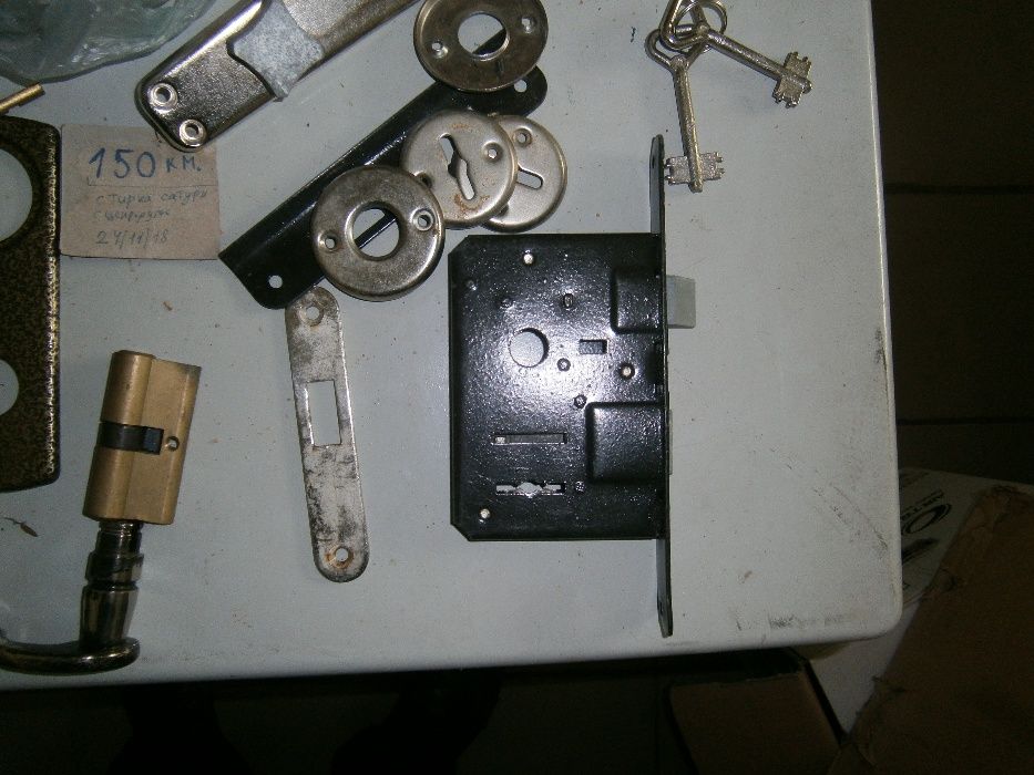 замок врезной дверной