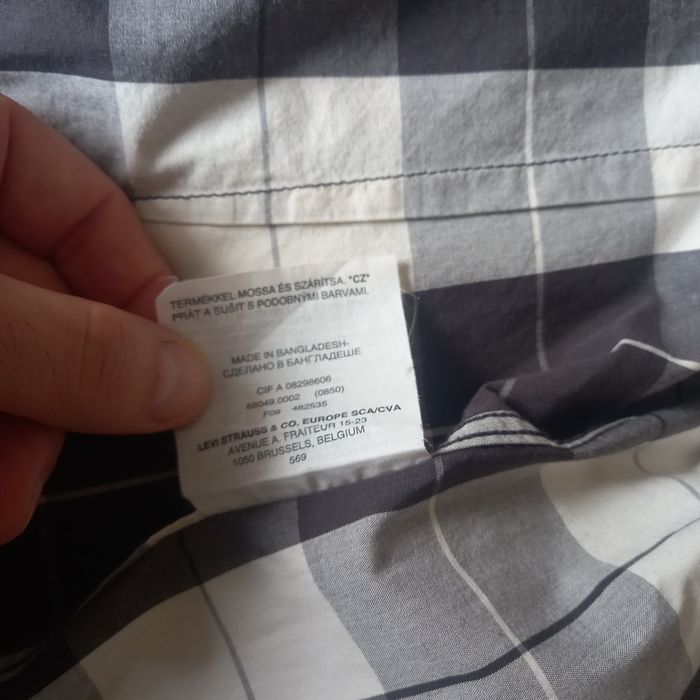 Camisa Levi's para homem.