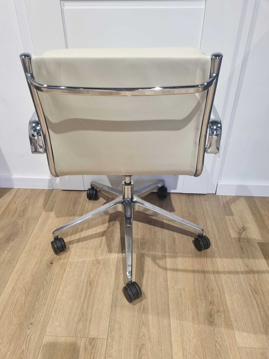 Fotel obrotowy LD Seating FLY 701 – skóra kremowa, elegancki design