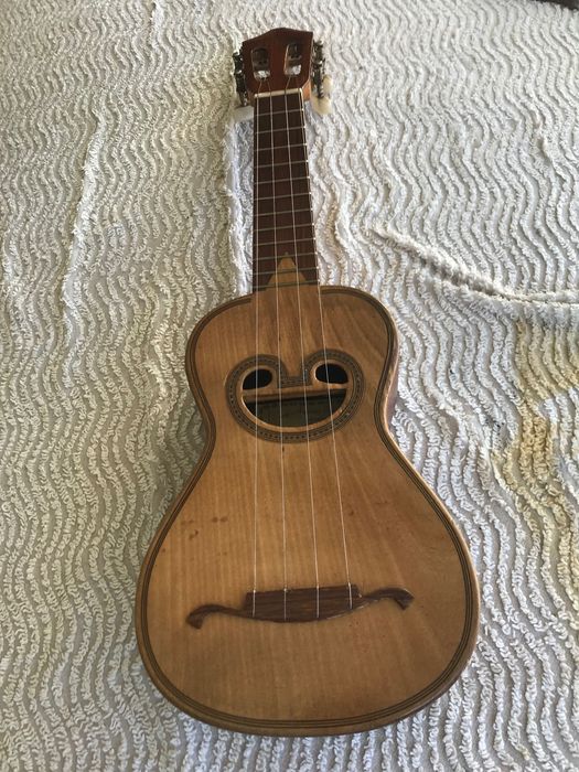 Cavaquinho fabricado em Braga profissional