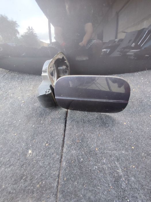 Кришка бензобаку зовнішня АУДІ А6 С6  2.7 ТДІ