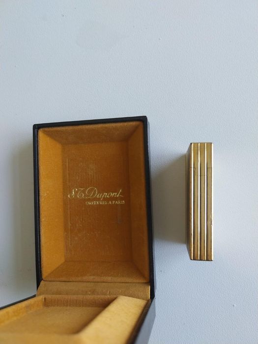Isqueiro Dupont plaqueado a ouro