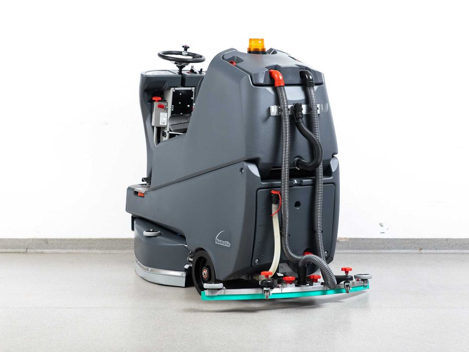 SZOROWARKA NUMATIC TTV 678G/400T NOWE BATERIE 2017r 683h 31000 netto