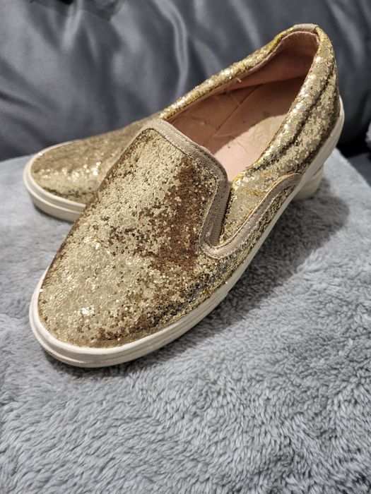 Ténis Dourados -Tamanho 33