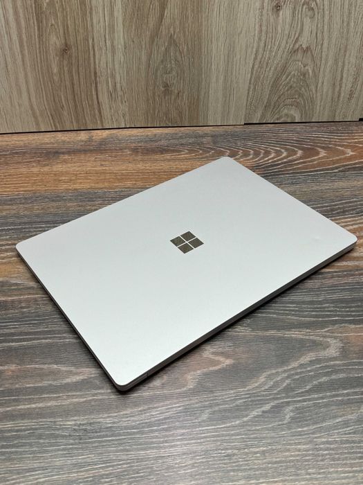 Microsoft Surface Laptop 3 1873 / 15" (2496x1664) IPS Touch / AMD Ryzen 5 3580U/ 8 GB DDR4 / 256 GB SSD /  Vega 9 Graphics