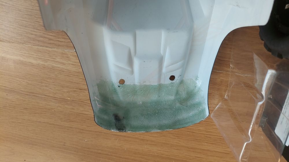 Model rc Deerc 1217 bezszczotkowy v max 75 km/h.