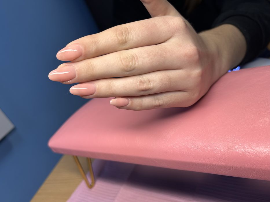 Modelki na paznokcie – hybryda / żel na naturalnej płytce