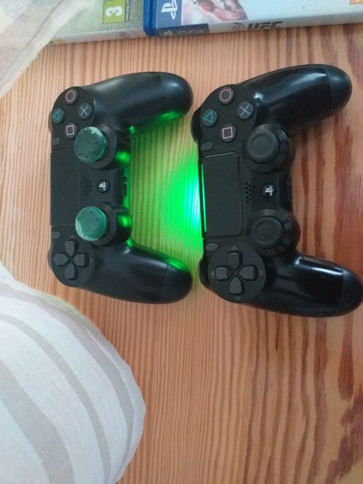 Sprzedam Ps4  w idealnym stanie +2pady i gry