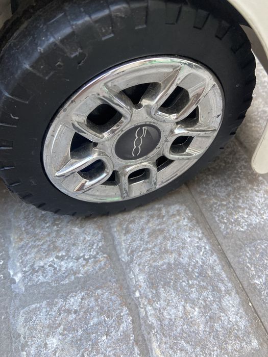 VENDO CARRINHO PARA CRIANÇA IMPECAVEL FIAT 500