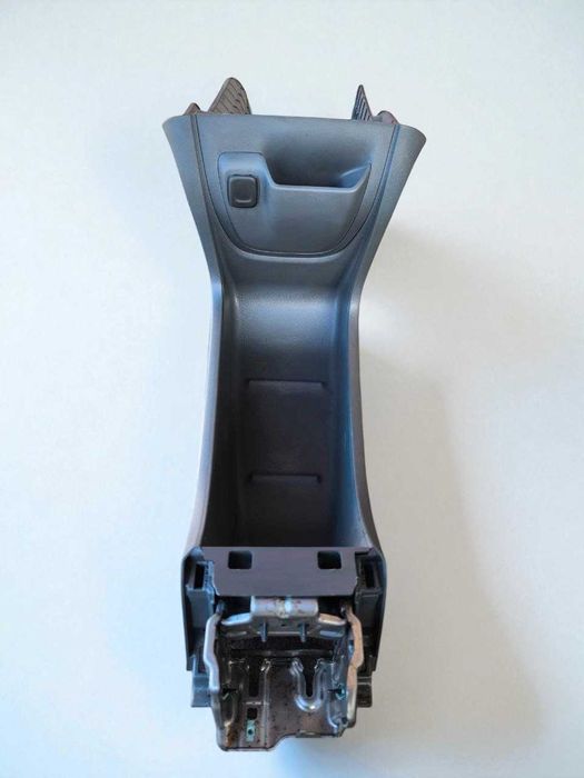 Нижня частина центральної консолі Chevrolet Bolt EV 94515677