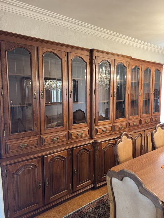 Movél grande de madeira