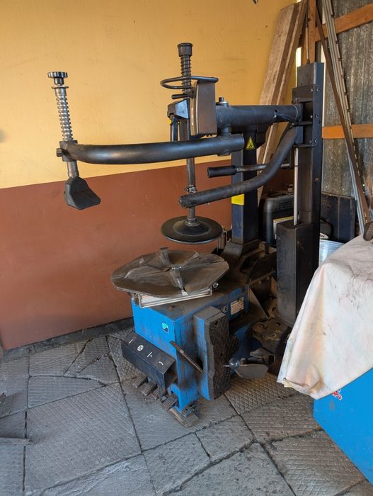 Montażownica do opon HOFFMAN automat z ramieniem
