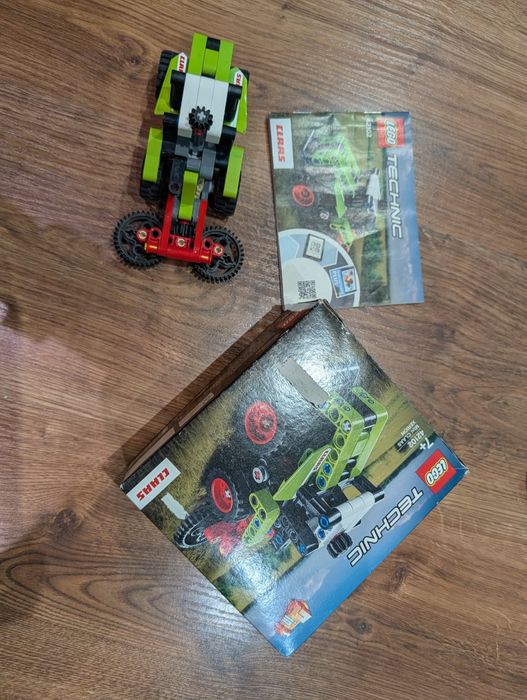 LEGO technic 42102 traktor mini CLAAS XERION