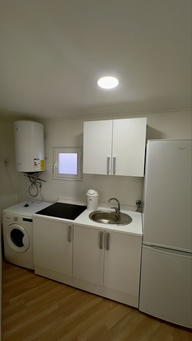 Arrendo quarto de SOLTEIRO ( uma pessoa )