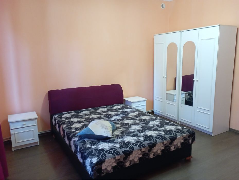 Продам 2к квартиру 80 м2 свій двір Мужайська 51 Берегово