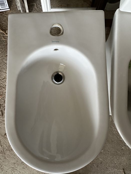 Sanita e bidé semi-novos em porcelana