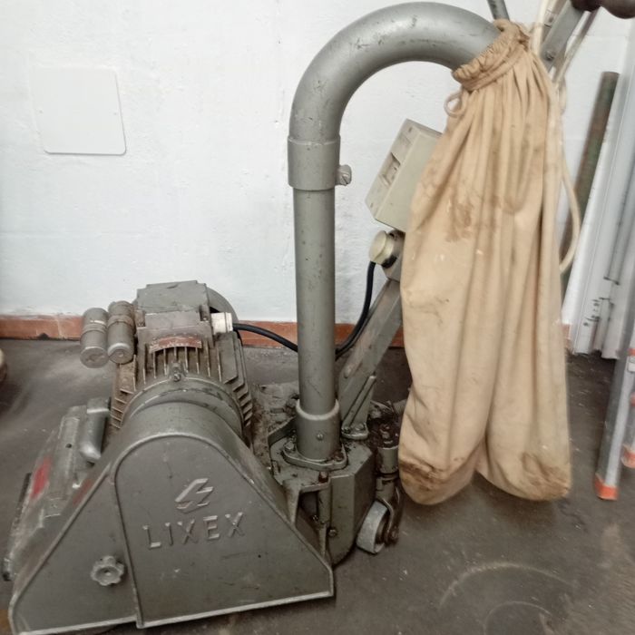 Máquina de afagar chão