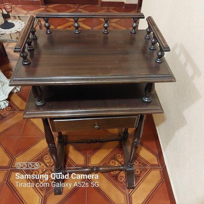 Mesinha para telefone