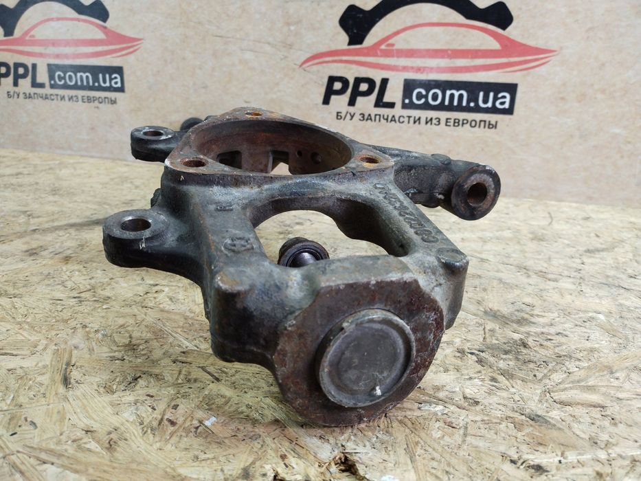 Jeep Grand Cherokee WK2 10-16 поворотный кулак перед правый 68022632AD