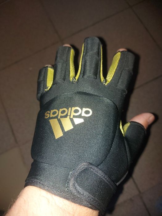 Захистна хокейна рукавичка adidas роз М  ліва