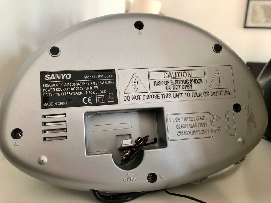 Radio Alarm Clock SANYO RM-5500 - NEW64584493464321122