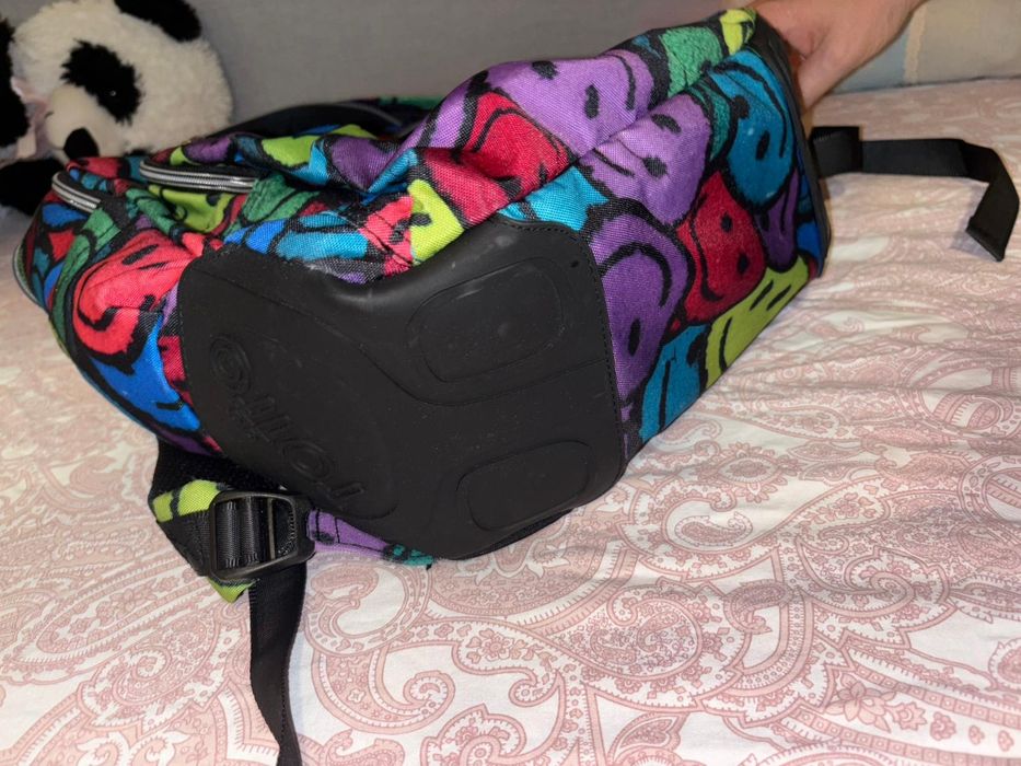 Mochila e estojo triplo marca totto