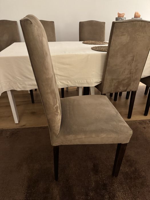 Cadeiras em Alcantara