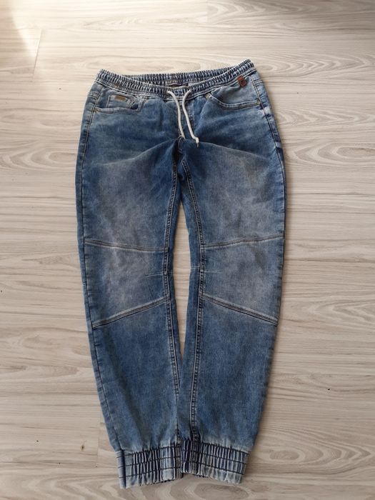 Jeansy jogerry loose CROPP L 32