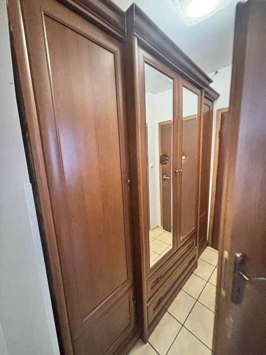 Szafa duza i pakowna oddam za darmo