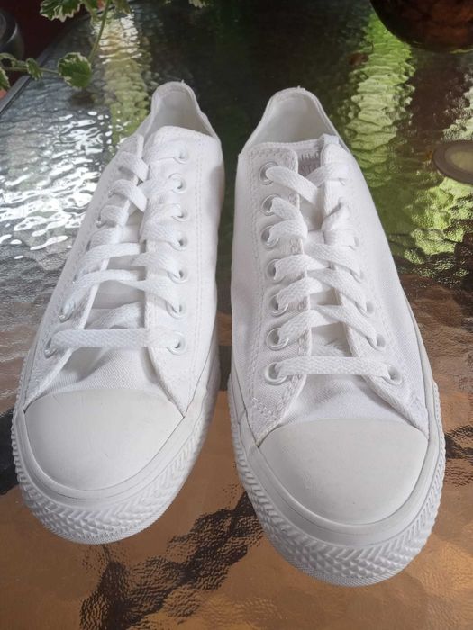 Sprzedam nowe buty Conversy bez metki papierowej rozmiar 42