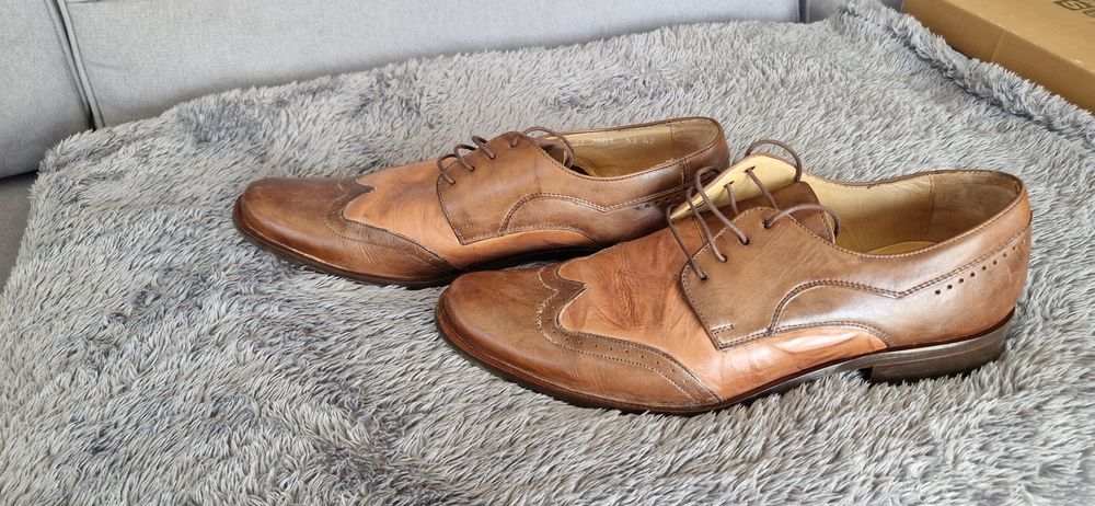 Buty męskie skórzane, brązowe, eleganckie.