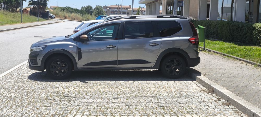 Empresa TVDE com viatura