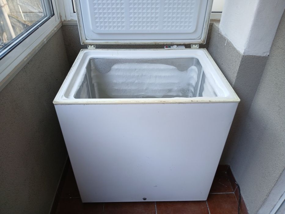 Vendu arca usada em bom estdo.