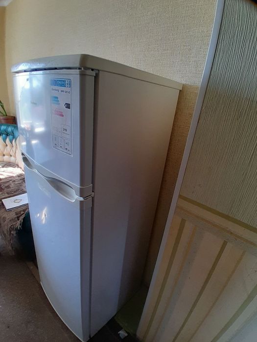 Продам холодильник