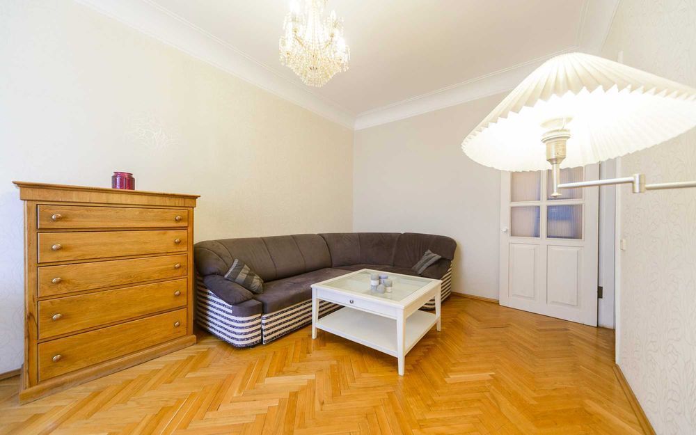 2к Центр Метро Олімпійська Ділова Димитрова простора квартира подобово