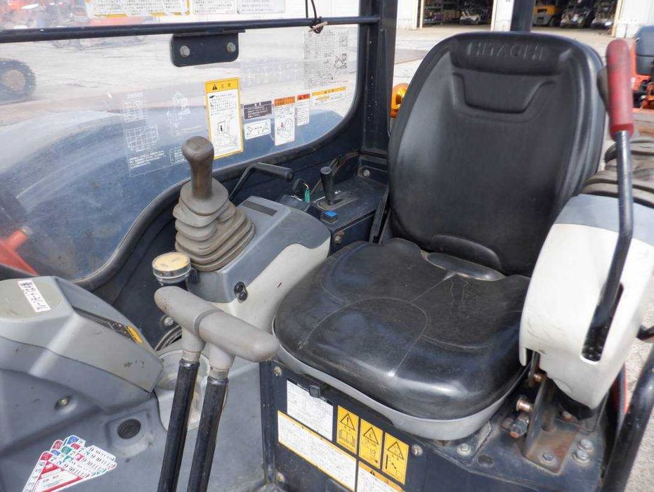 Гусеничний екскаватор HITACHI ZX20UR-5A