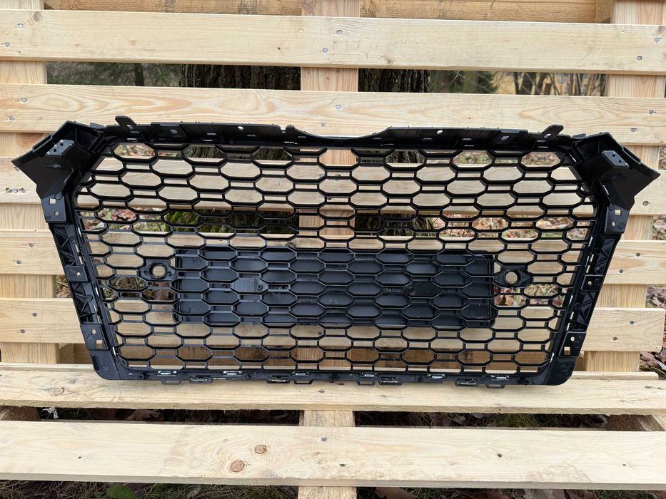 Grill Atrapa A4 B9 15-19 styl RS4 CHROME (z kamerom)