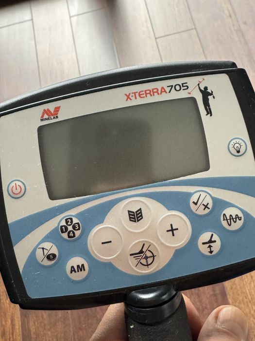 Wykrywacz metali Minelab x-terra 705