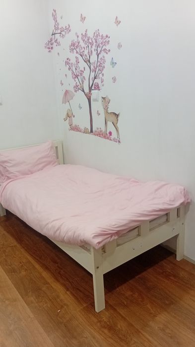 Vendo 2 camas infantis com colchão