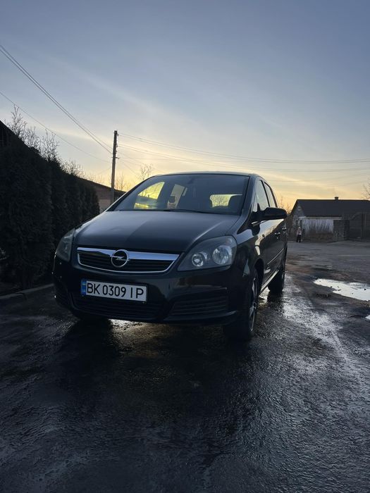Продам Opel Zafira B
