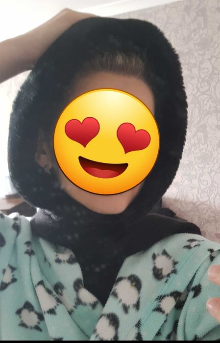 шаль, шапку, накидку на голову