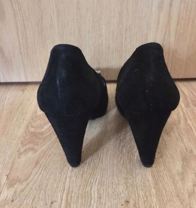 Sapatos salto alto - pretos - 36 - Novos