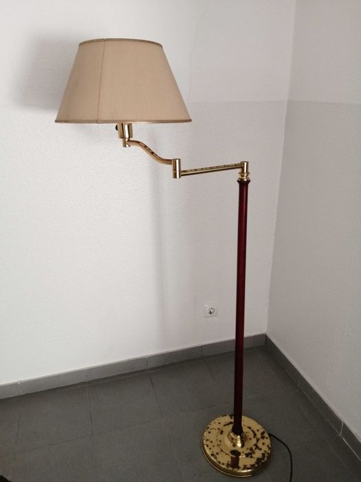 Candeeiro de pé alto, com abraço articulado (Vintage)