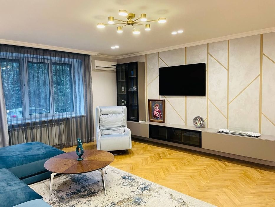 Продажа трехкомнатной квартиры VIP в элитном доме  на Святого Николая