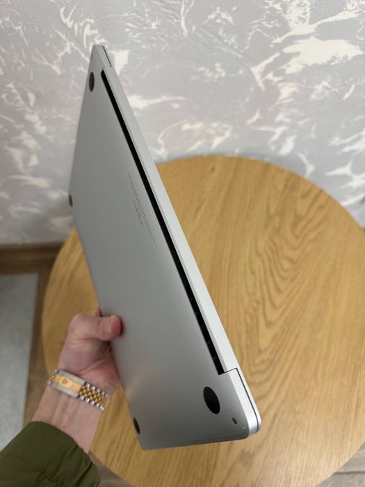 MacBook Pro 13” 2018 (i5, 8Gb, 256Gb) Акумулятор 1 цикл