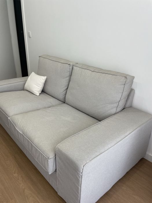 Sofá Kivik de 2 lugares cinzento do IKEA