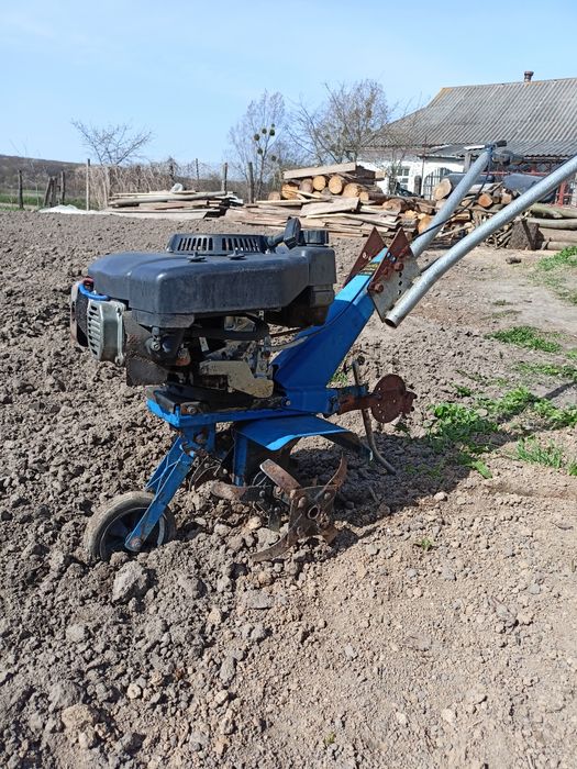 Фриза.мотофриза 4т.Обмін на причіп.до мотоблока Zubr.