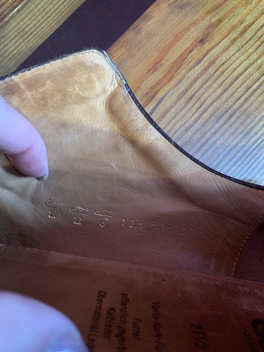 Класні шкіряні туфлі Bench