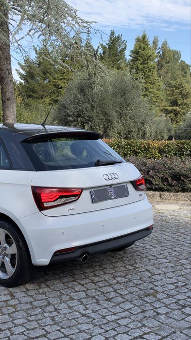 Audi A1 SPORTBACK 1.6 TDI - caixa Stronic — fotografia 3
