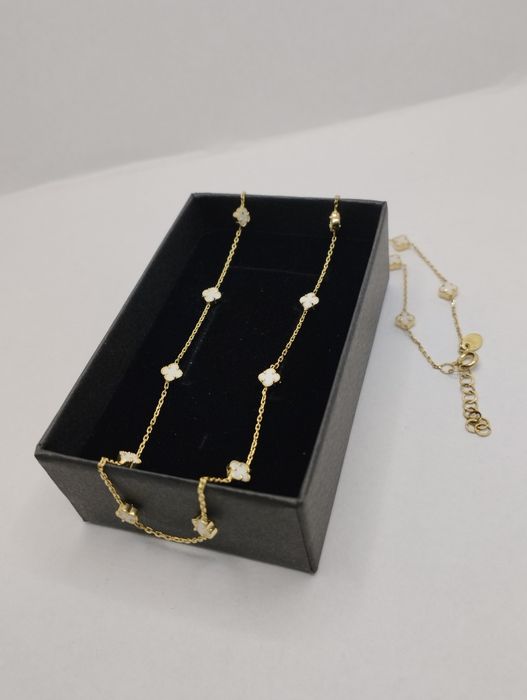 Złota celebrytka białe koniczynki, złoto 585 długość 42-45 cm